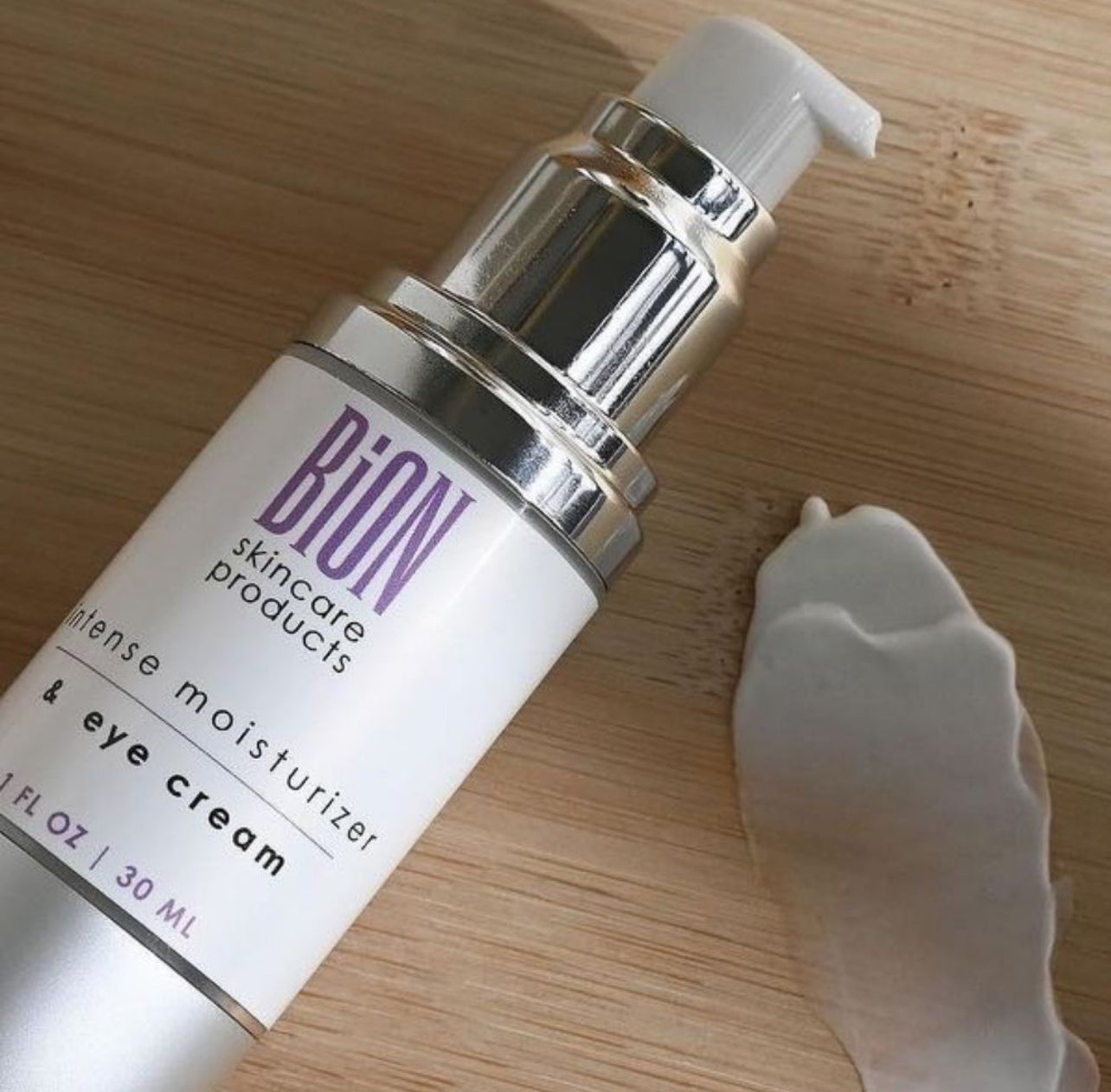 Intensive moisturizing cream for the eyes